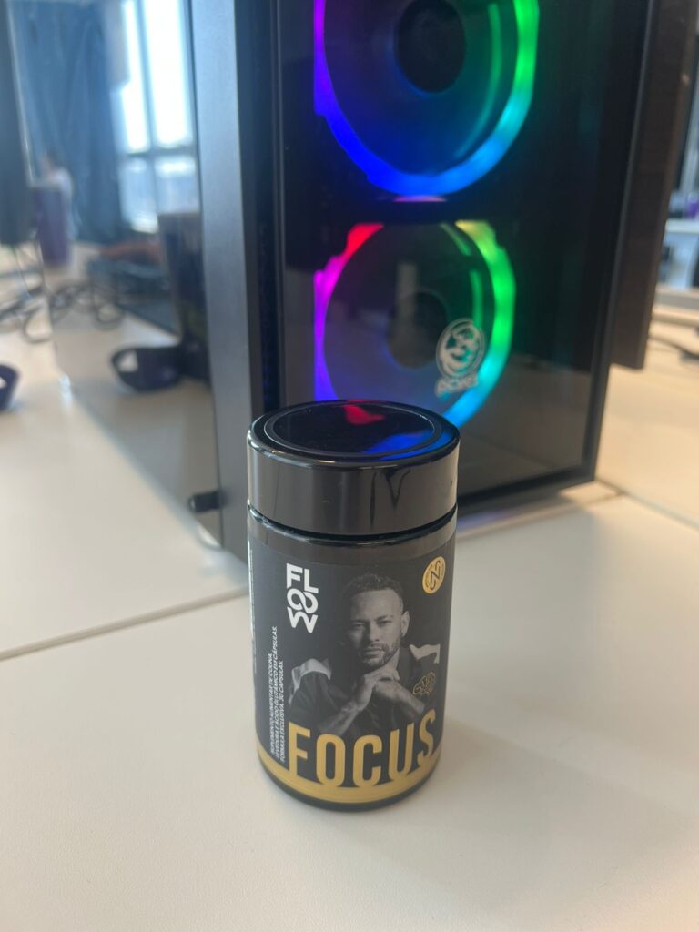 Gustavo C. segurando Focus Floow